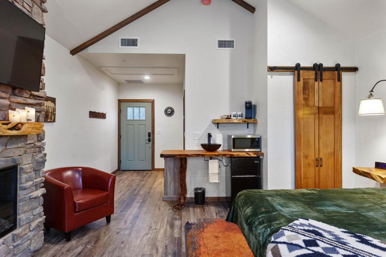Lodge At 5600 Pine Esterno foto